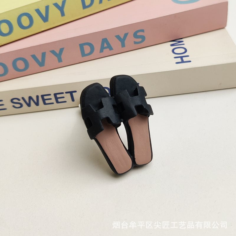 Black/Brown Slipper Car Vent Clip